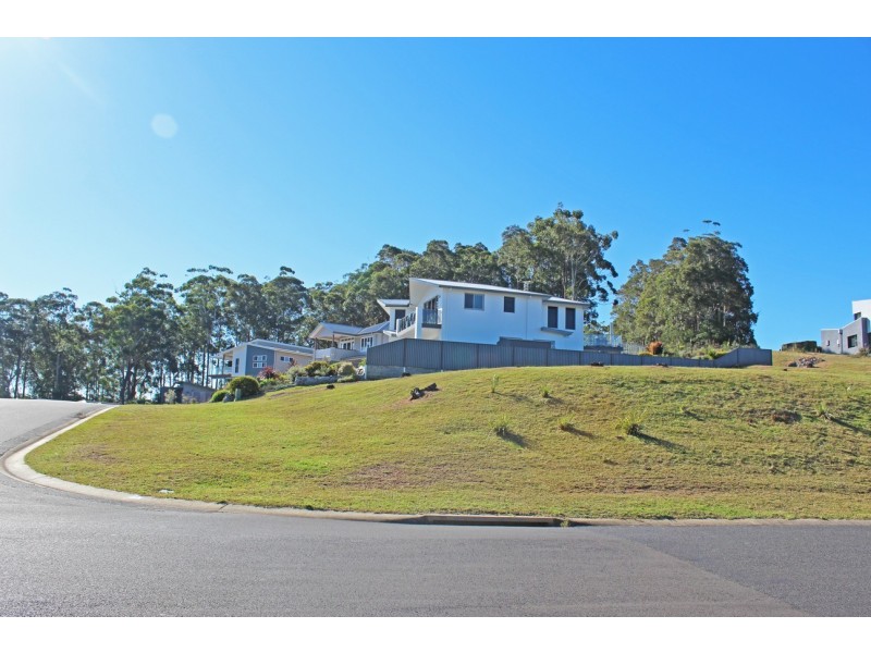 1 Broomfield Crescent, Long Beach NSW 2536