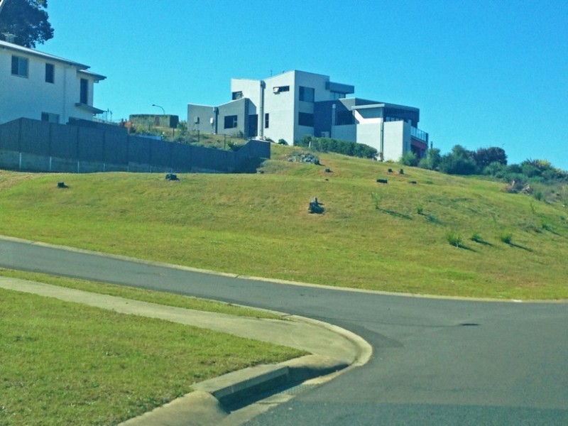 1 Broomfield Crescent, Long Beach NSW 2536