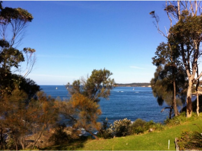 35 Burrawang Crescent, Sunshine Bay NSW 2536