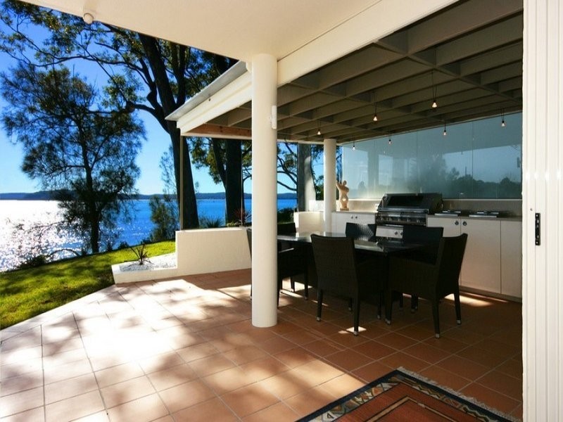 9A Bronte Crescent, Batemans Bay NSW 2536