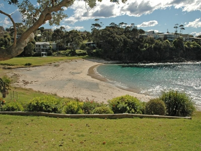 76 Yugura Street, Malua Bay NSW 2536