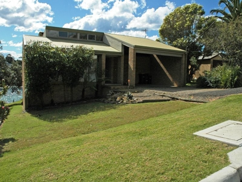 76 Yugura Street, Malua Bay NSW 2536