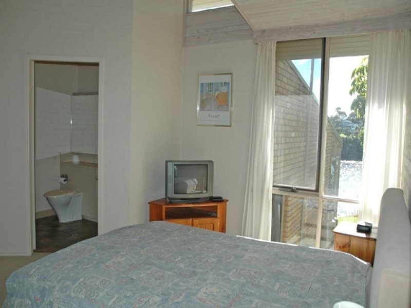 76 Yugura Street, Malua Bay NSW 2536