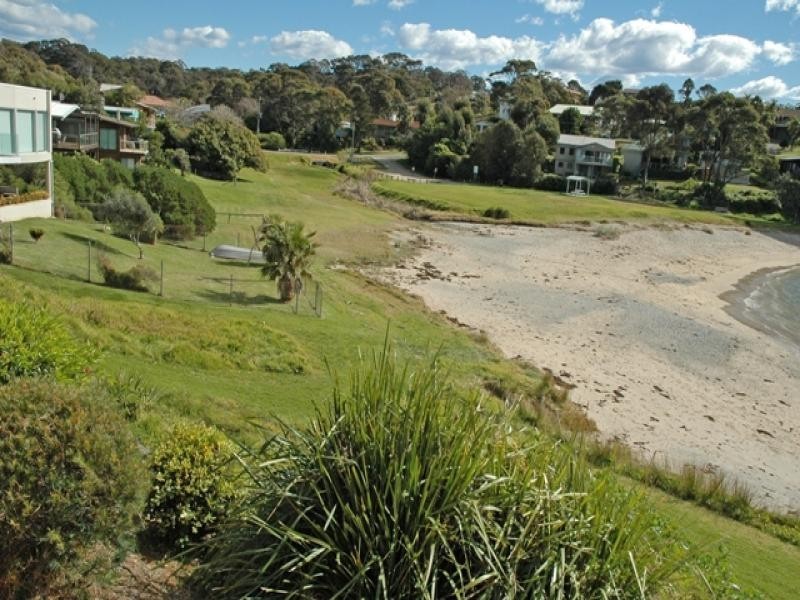 76 Yugura Street, Malua Bay NSW 2536