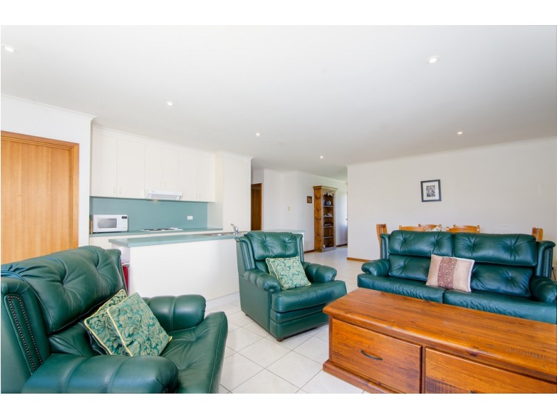 2/11 Lord Syleham Street, Robe SA 5276