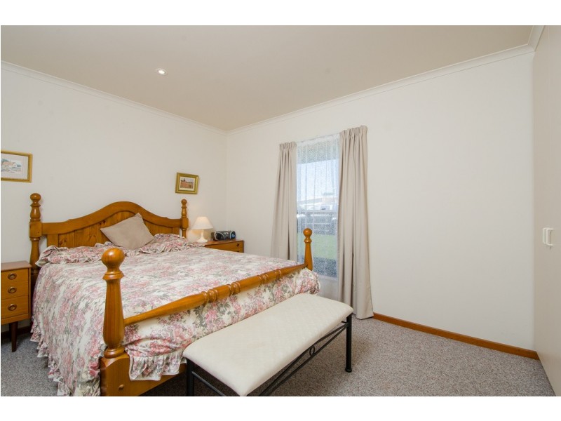 2/11 Lord Syleham Street, Robe SA 5276