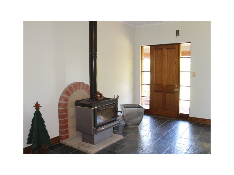 4 Sargent Close, Robe SA 5276