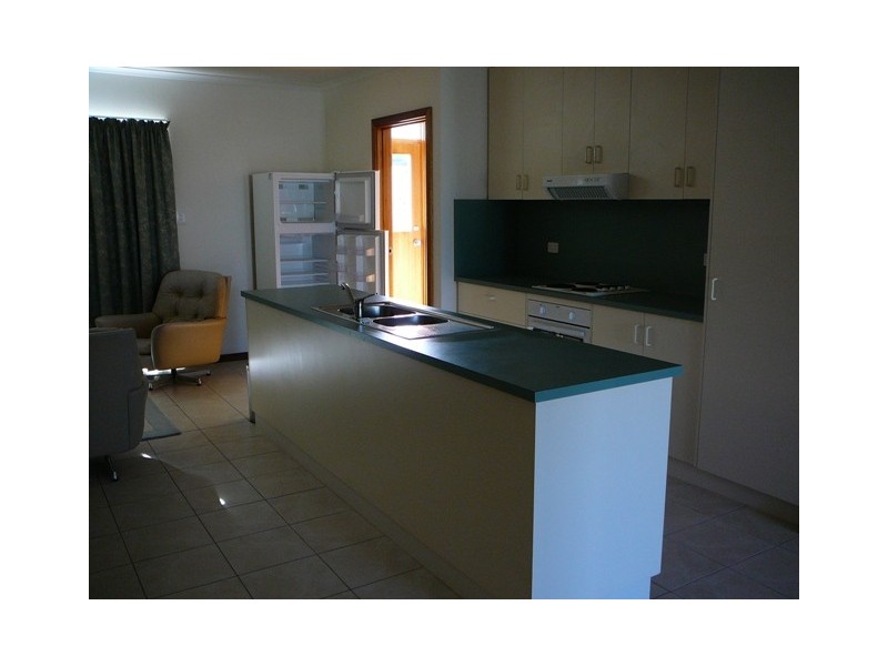 2 / 11 Lord syleham St, Robe SA 5276
