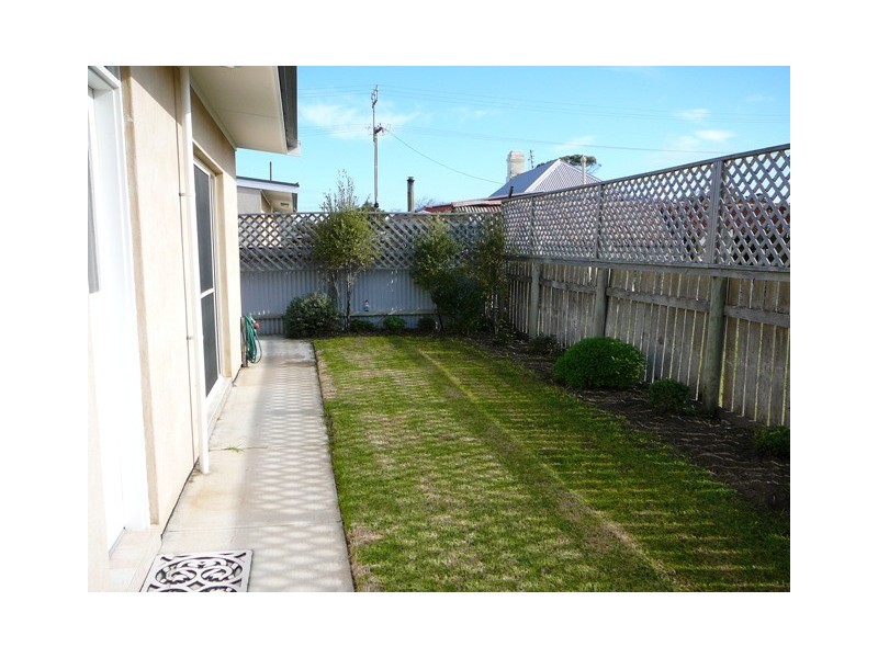 2 / 11 Lord syleham St, Robe SA 5276