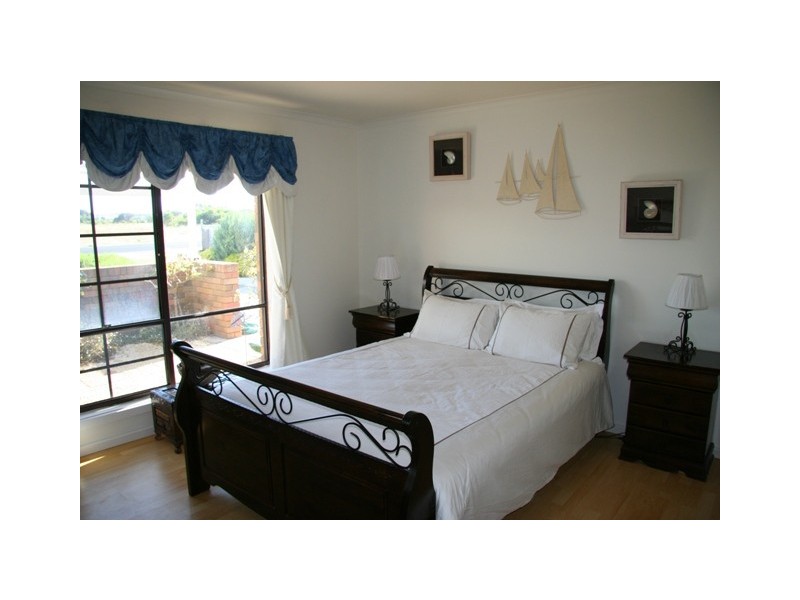 7 Thompson Road, Robe SA 5276