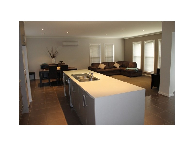 Unit 8 38-40 Lord Syleham Street, Robe SA 5276