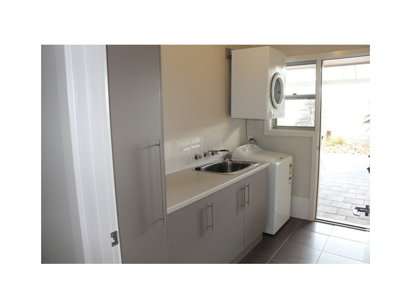 Unit 8 38-40 Lord Syleham Street, Robe SA 5276