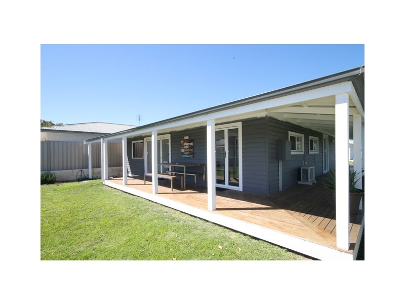 10 LordSylem St, Robe SA 5276
