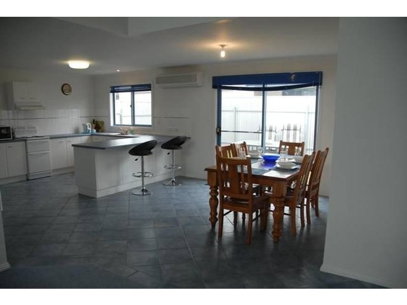 2/7 Tobruk Avenue, Robe SA 5276