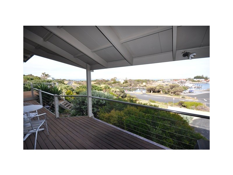 19 Lake Road, Robe SA 5276