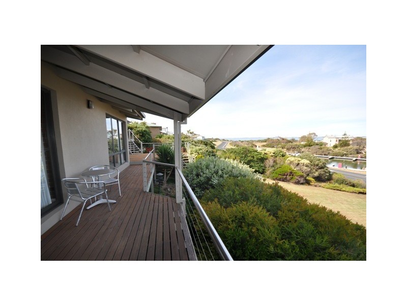 19 Lake Road, Robe SA 5276