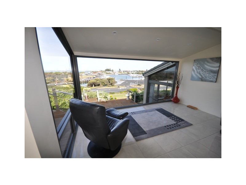 19 Lake Road, Robe SA 5276