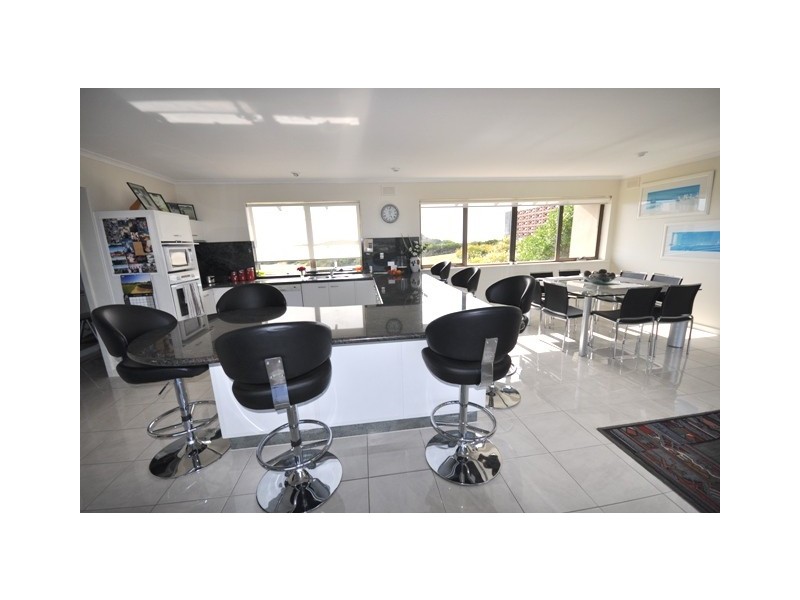 19 Lake Road, Robe SA 5276