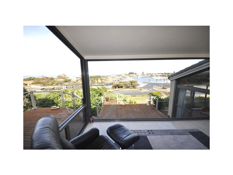 19 Lake Road, Robe SA 5276