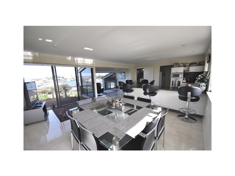 19 Lake Road, Robe SA 5276