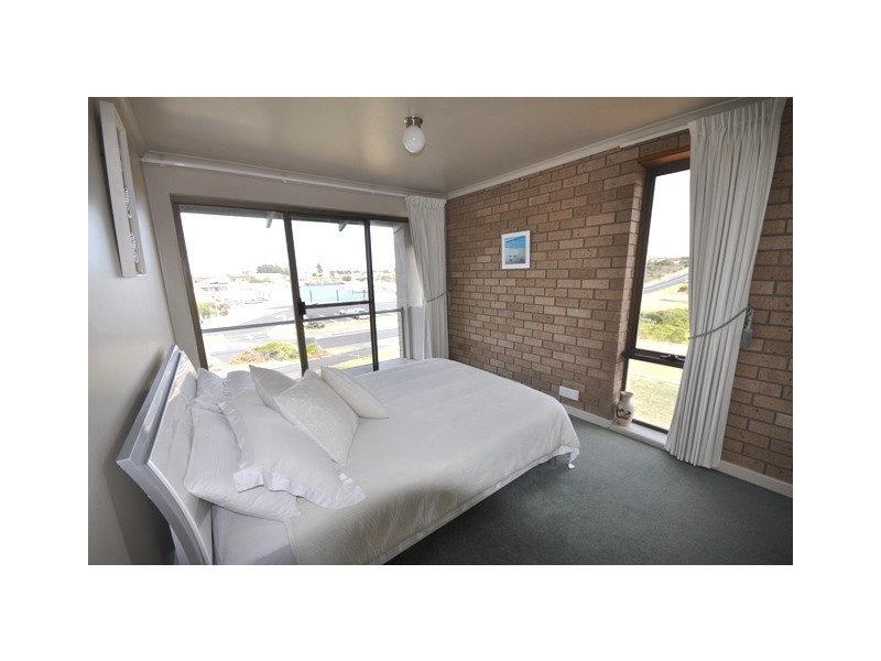 19 Lake Road, Robe SA 5276