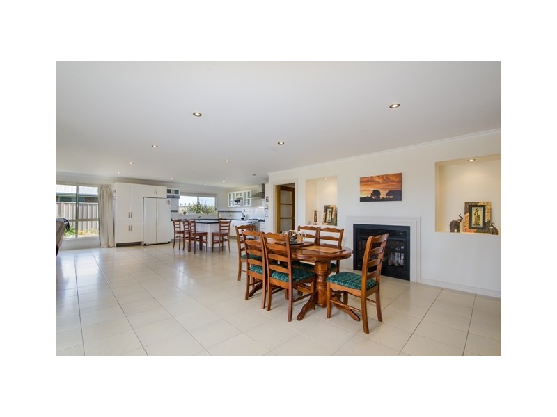 10 Melville Crt, Robe SA 5276