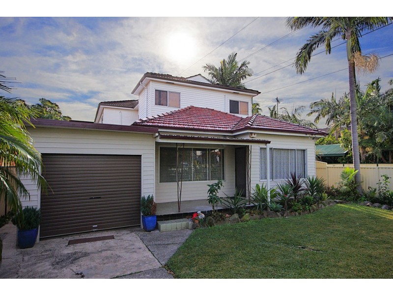 1 Merrett Crescent, Greenacre NSW 2190