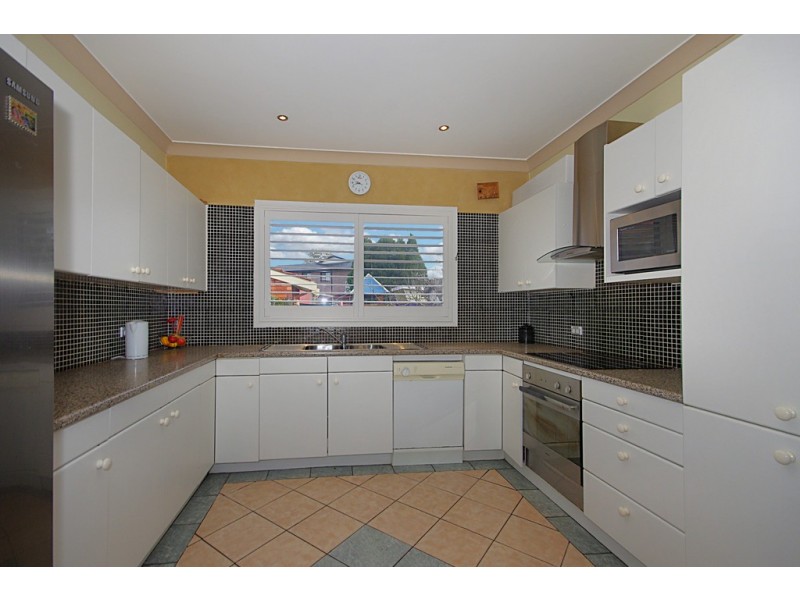 1 Merrett Crescent, Greenacre NSW 2190