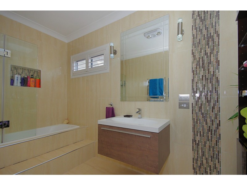 1 Merrett Crescent, Greenacre NSW 2190