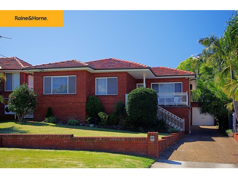 4 COLLINS CRES, Yagoona NSW 2199