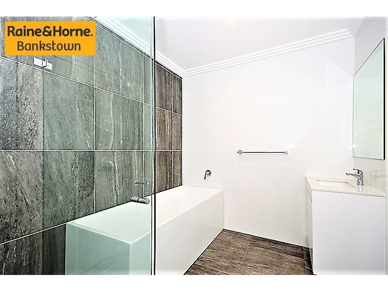 7 Leighdon, Bass Hill NSW 2197