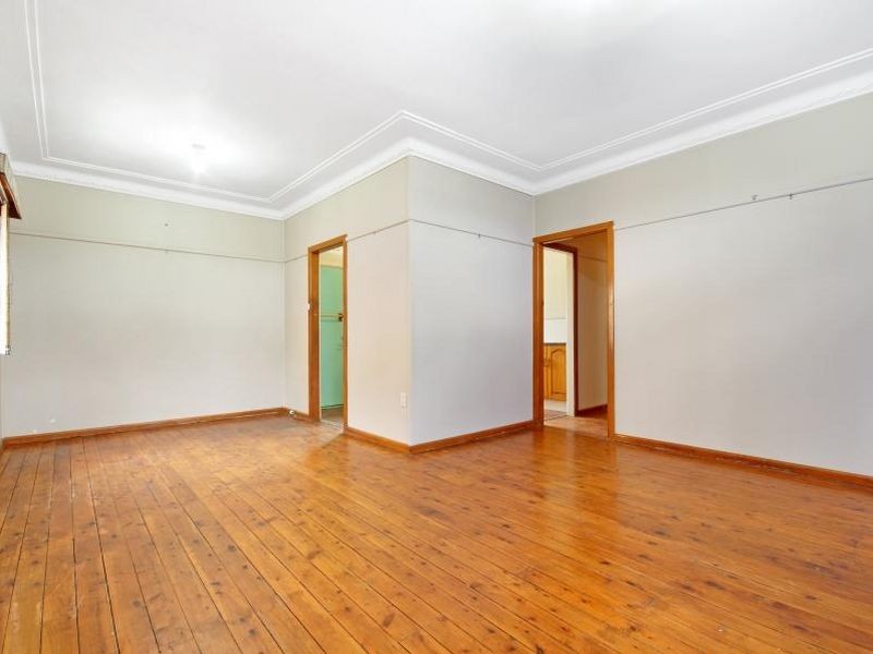 2 Taloma Street, Picnic Point NSW 2213
