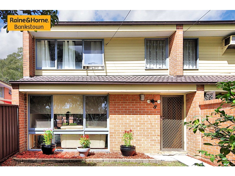 8 /15 FOURTH AVENUE, Macquarie Fields NSW 2564
