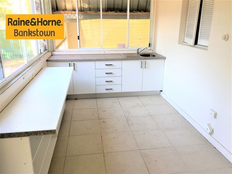 17 Amy St, Regents Park NSW 2143