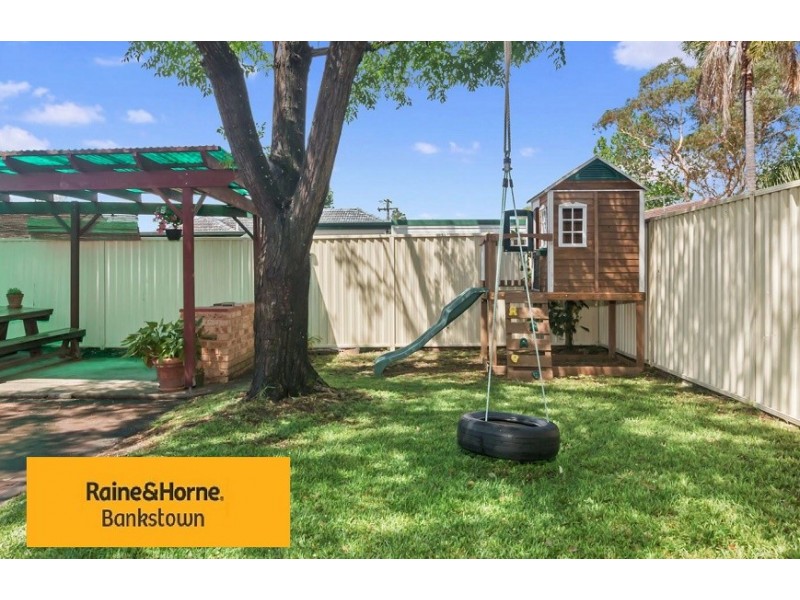 56 Derna road, Holsworthy NSW 2173