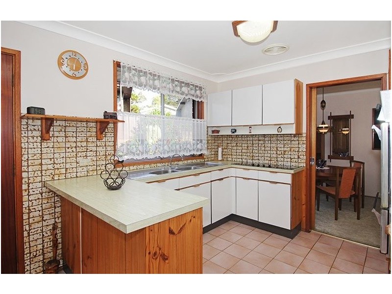 5 Allena Close, Georges Hall NSW 2198