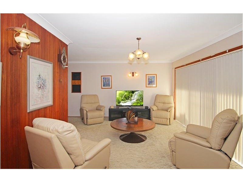 5 Allena Close, Georges Hall NSW 2198