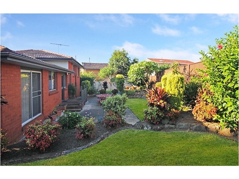 5 Allena Close, Georges Hall NSW 2198