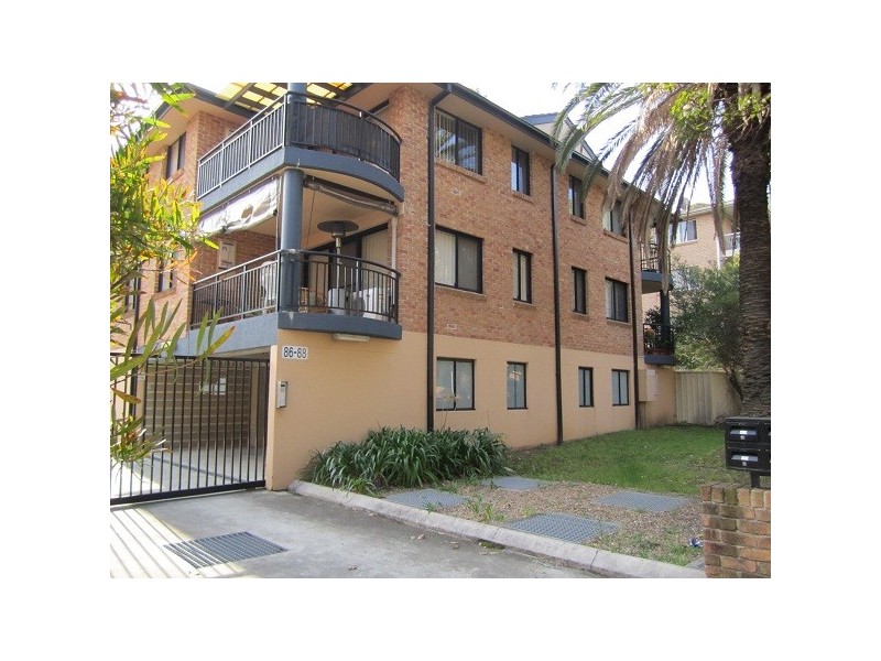 4 / 86-88 Meredith St, Bankstown NSW 2200