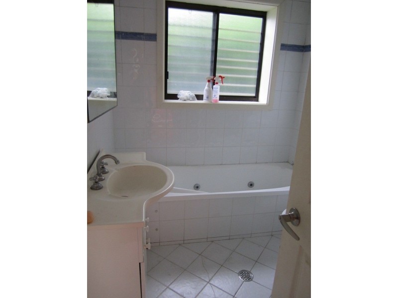 6 Yarrick Rd, Lakemba NSW 2195