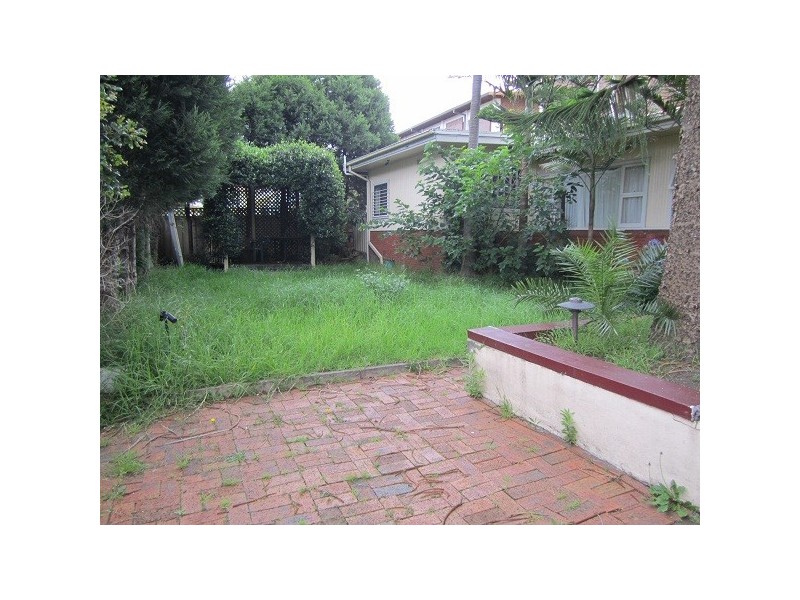 6 Yarrick Rd, Lakemba NSW 2195