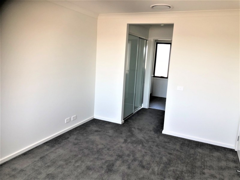 4 Bartholomew Circuit, Moorebank NSW 2170