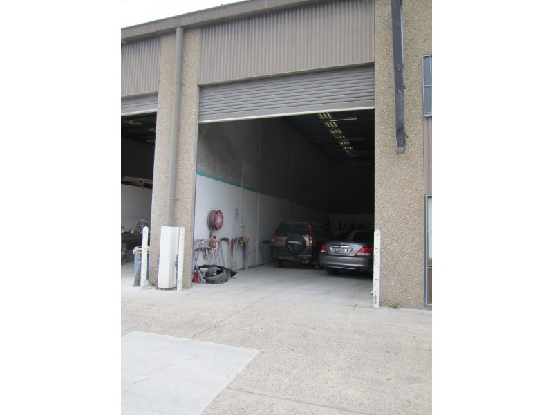 4 /29  Seton Rd, Moorebank NSW 2170