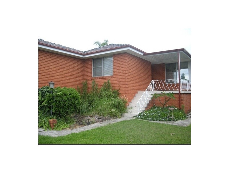 89 Oak Drive, Georges Hall NSW 2198