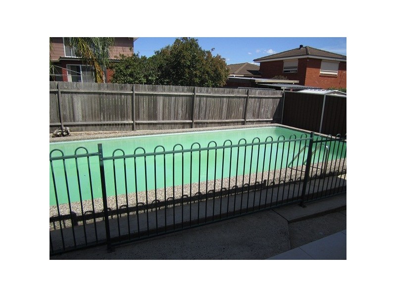 89 Oak Drive, Georges Hall NSW 2198