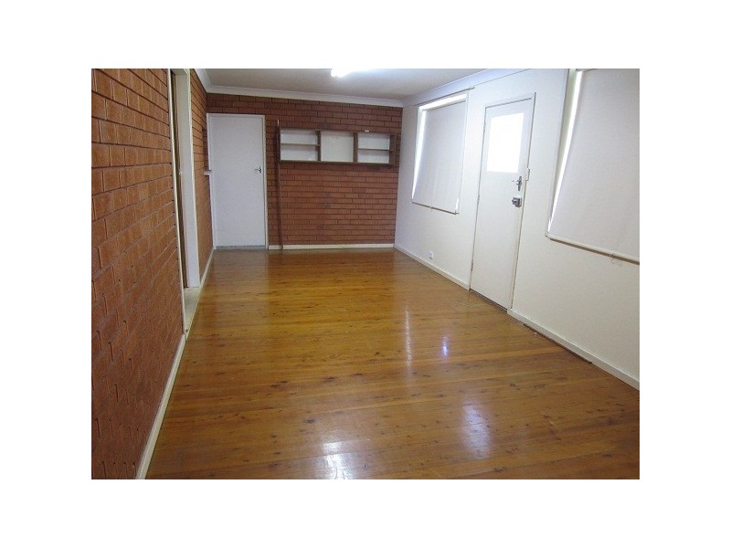 89 Oak Drive, Georges Hall NSW 2198