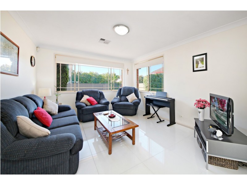 2/32A William  St, Condell Park NSW 2200