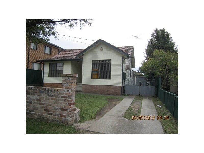 60  Wilbur St, Greenacre NSW 2190