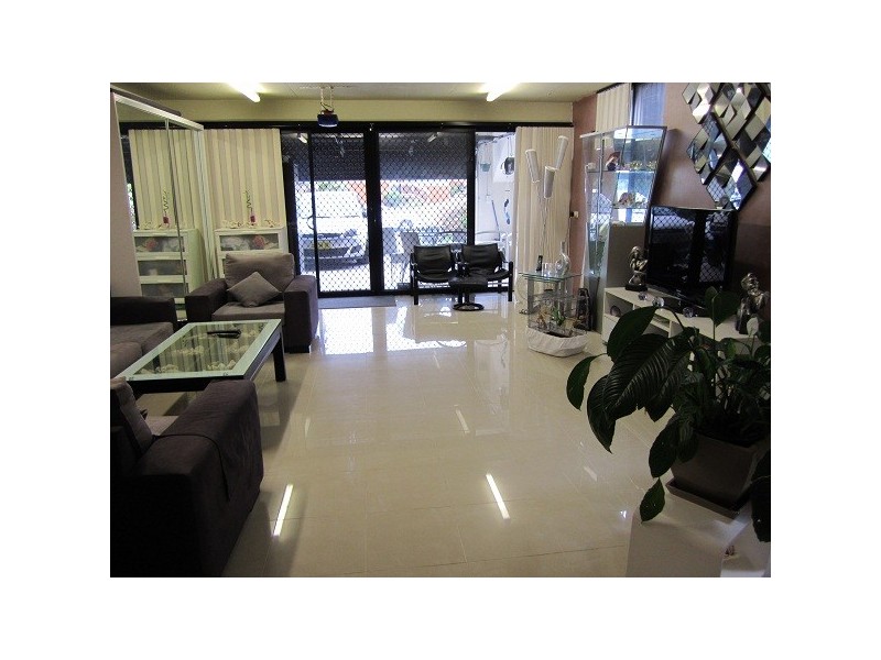 23 Caroline Cres, Georges Hall NSW 2198