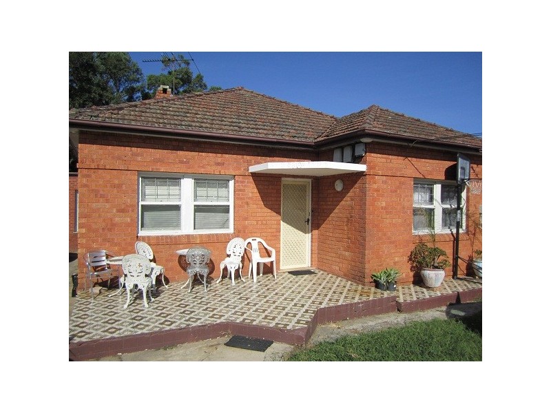 16 Percy St, Bankstown NSW 2200